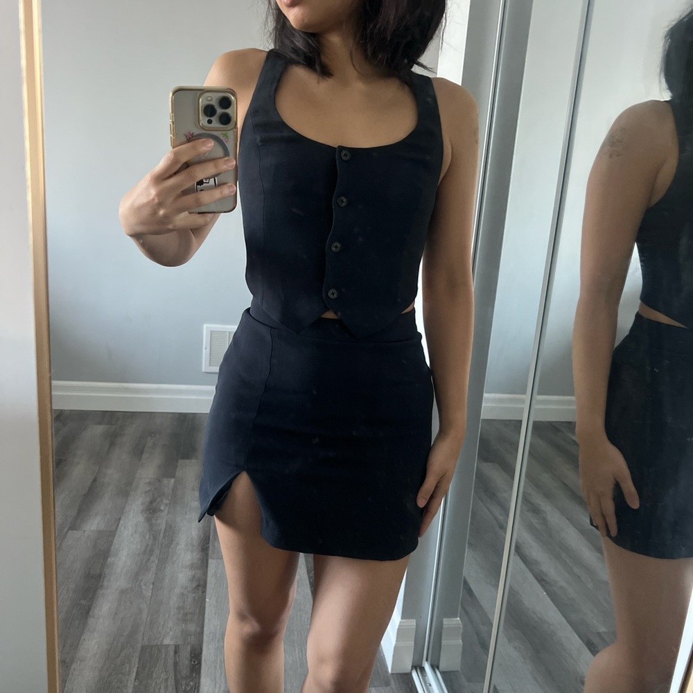 Aritzia Button-Up Rocco Vest and Patio Skirt Set